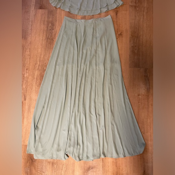 Show Me Your Mumu King’s Crop Top and Princess Di Maxi Skirt - Picture 8 of 10